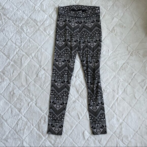 Victoria’s Secret PINK | Printed Yoga Aztec Festival Print Leggings | Size Small - Picture 2 of 13